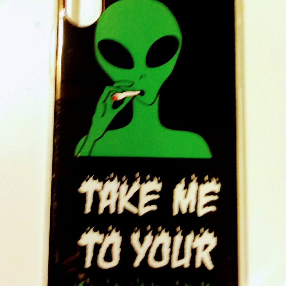 I phone 6 Alien Stonner Case. (Gel Silicon)